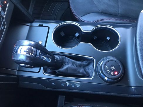 Used 2018 Ford Explorer XLT w/ Equipment Group 202A image 32