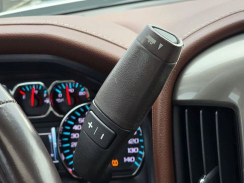 Used 2018 Chevrolet Silverado 1500 High Country image 37