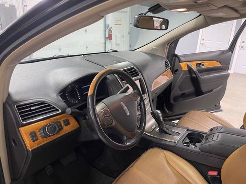 Used 2011 Lincoln MKX AWD w/ 102A Rapid Spec Order Code image 9