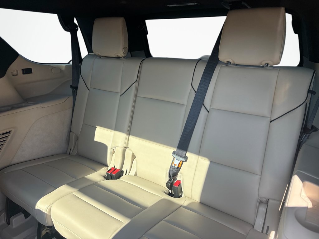 Used 2023 Cadillac Escalade Premium Luxury w/ Performance Package AWD/4WD image 20