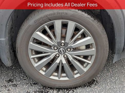 Used 2024 Nissan Pathfinder SL w/ SL Premium Package FWD image 11