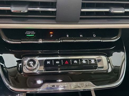 New 2026 Lincoln Corsair Premiere FWD image 17