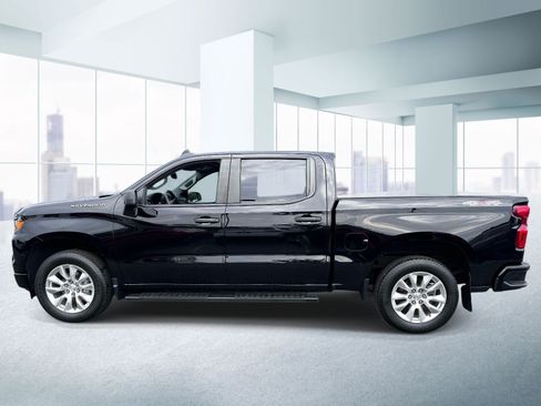 Used 2023 Chevrolet Silverado 1500 Custom AWD/4WD image 2