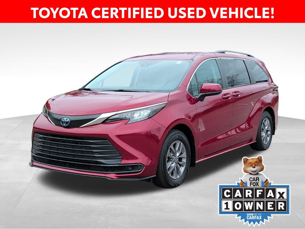 Certified 2024 Toyota Sienna LE AWD/4WD image 1