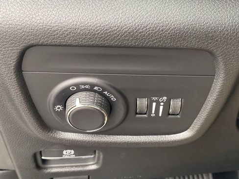 New 2025 Jeep Grand Cherokee L Altitude image 26