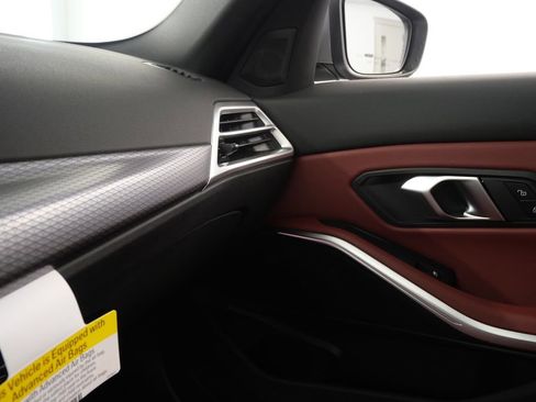 Used 2025 BMW 330i Sedan w/ Premium Package image 28