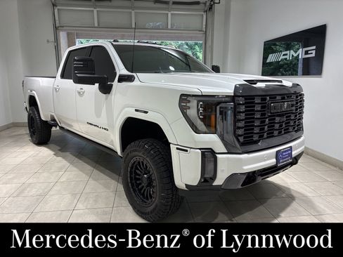 Used 2024 GMC Sierra 3500 Denali Ultimate AWD/4WD image 1