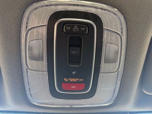 Used 2025 Hyundai Elantra SEL FWD image 48