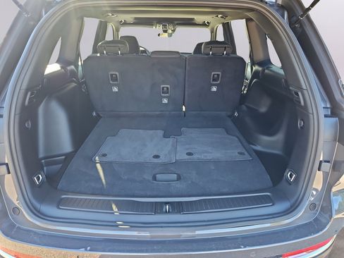 Used 2025 Jeep Grand Cherokee Laredo X image 32