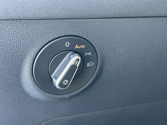 Certified 2026 Volkswagen Taos SE AWD/4WD image 19