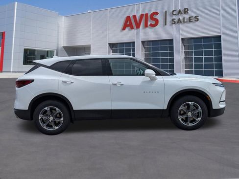 Used 2025 Chevrolet Blazer LT FWD image 5