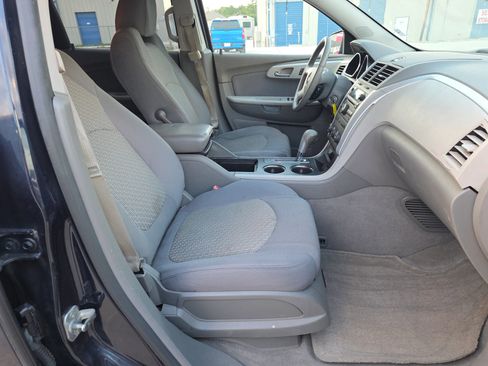 Used 2011 Chevrolet Traverse LS image 19