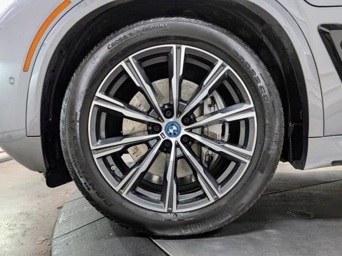 Used 2025 BMW X5 xDrive50e w/ M Sport Package image 11