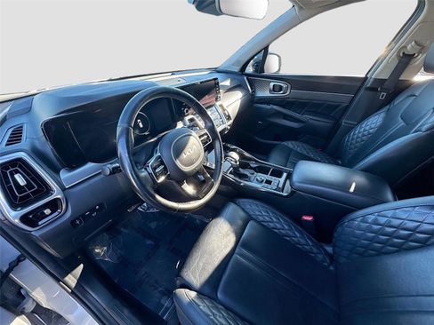 Used 2022 Kia Sorento SX image 4