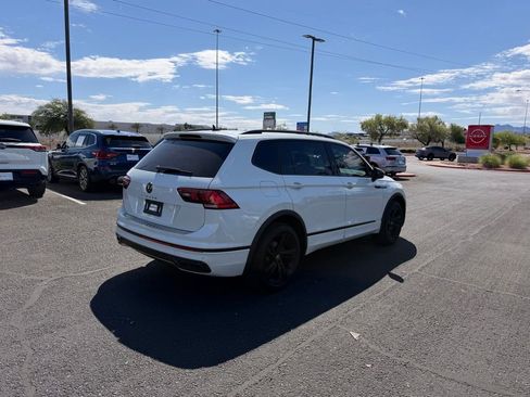 Used 2023 Volkswagen Tiguan SE R-Line FWD image 5