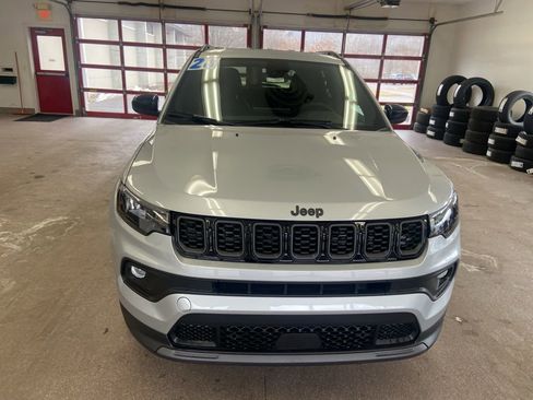 New 2026 Jeep Compass Latitude image 2