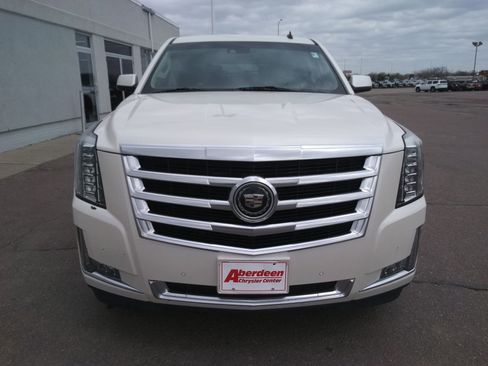 Used 2015 Cadillac Escalade Premium AWD/4WD image 3