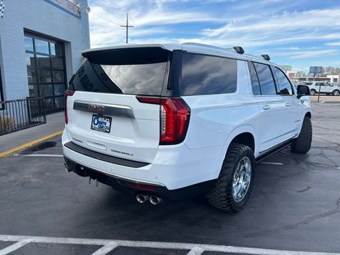 Used 2022 GMC Yukon XL Denali image 7
