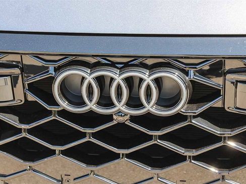 New 2025 Audi RS Q8 performance image 9