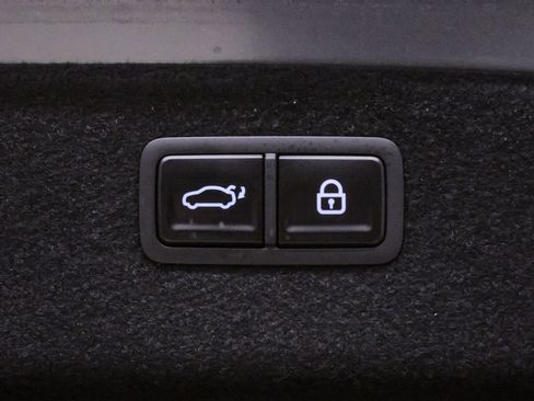 Certified 2025 Genesis G80 2.5T Advanced image 26