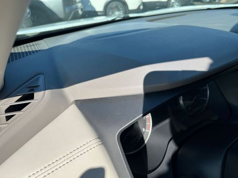 Used 2025 Nissan Rogue SV image 36