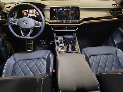 Used 2024 Volkswagen Atlas Cross Sport SEL Premium R-Line image 15