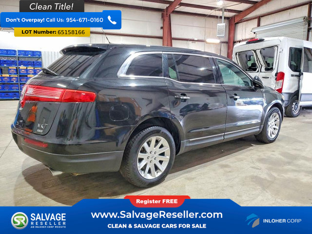 Used 2014 Lincoln MKT AWD image 4