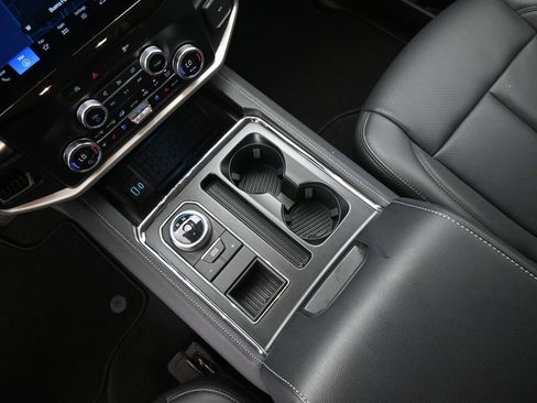 Certified 2024 Ford Expedition XLT RWD image 19
