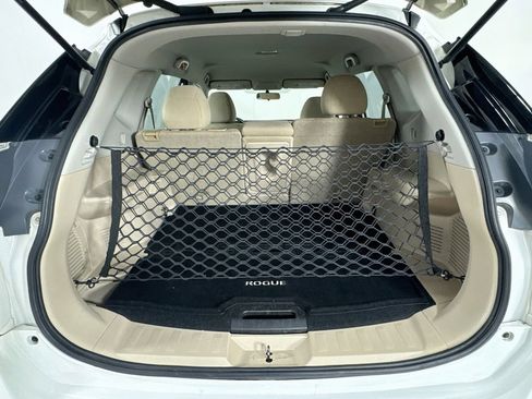 Used 2016 Nissan Rogue S w/ Appearance Package FWD image 31