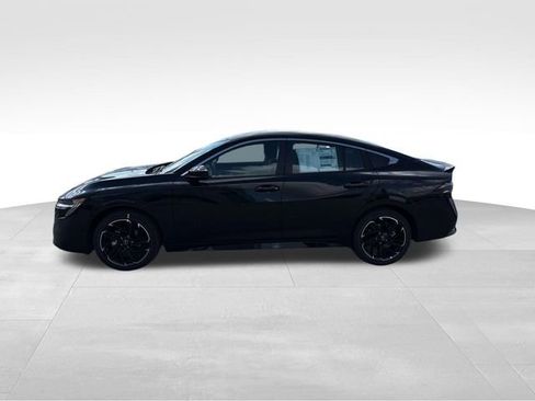 New 2026 Nissan Sentra SR w/ Floor Mat Package FWD image 5