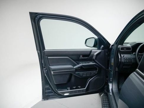 Used 2025 Toyota 4Runner SR5 AWD/4WD image 12