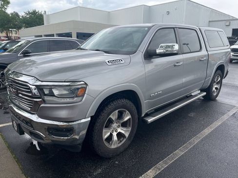 Used 2019 RAM 1500 Laramie AWD/4WD image 1