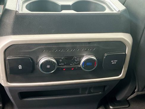 Used 2024 Ford Expedition Limited AWD/4WD image 27