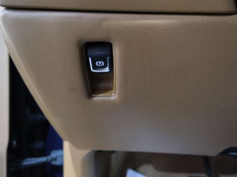 Used 2017 Cadillac Escalade Platinum image 38