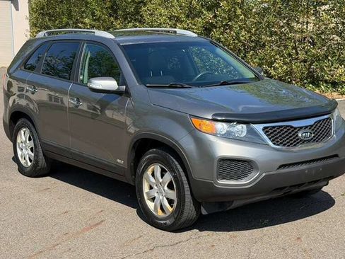 Used 2013 Kia Sorento LX image 9