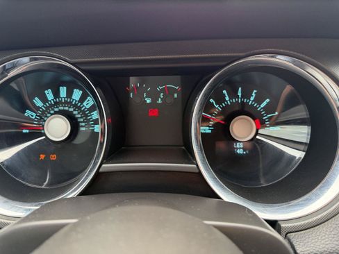 Used 2012 Ford Mustang GT RWD image 12