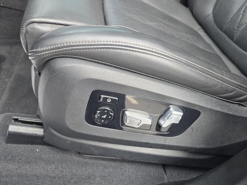 Used 2021 BMW X5 M50i w/ Executive Package image 13