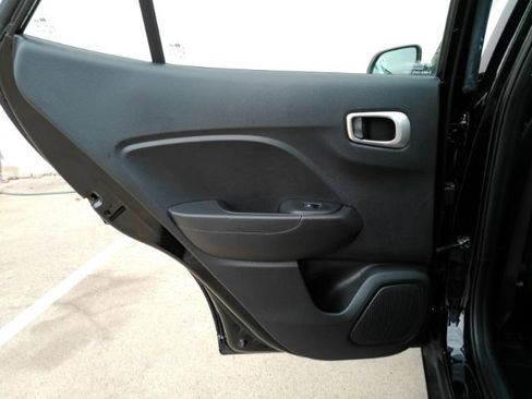 Used 2022 Hyundai Venue SEL w/ Cargo Package image 14