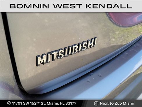 Used 2018 Mitsubishi Outlander ES image 3