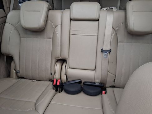 Used 2016 Mercedes-Benz GL 450 4MATIC image 24