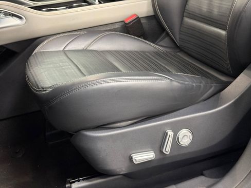 Used 2024 Lincoln Nautilus Reserve image 17