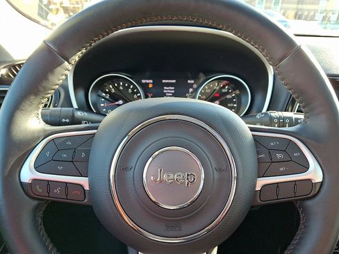 Used 2020 Jeep Compass Limited image 18