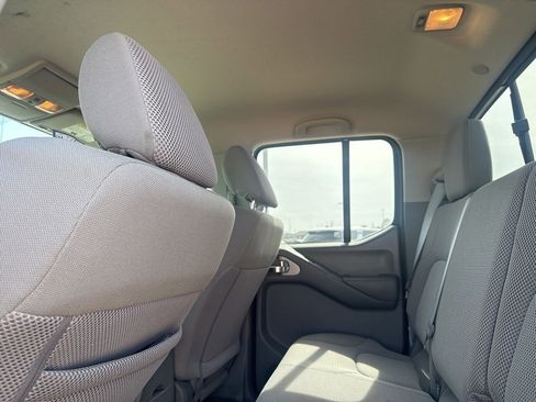 Used 2017 Nissan Frontier SV image 37