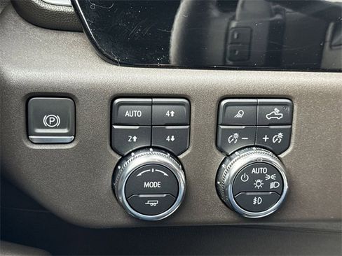 Certified 2024 GMC Sierra 1500 SLT w/ SLT Premium Plus Package image 18