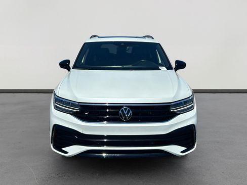 Certified 2024 Volkswagen Tiguan SE R-Line FWD image 8