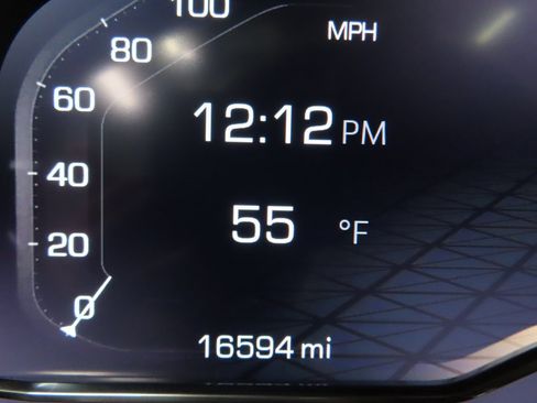 Used 2024 GMC Yukon XL Denali image 13