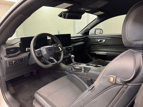 Used 2025 Ford Mustang GT w/ GT Performance Package RWD image 14