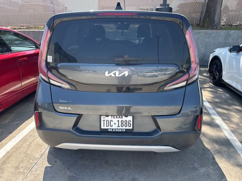 Certified 2023 Kia Soul LX FWD image 4