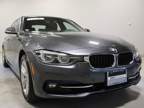 Used 2018 BMW 330i xDrive Sedan w/ Convenience Package AWD/4WD image 14