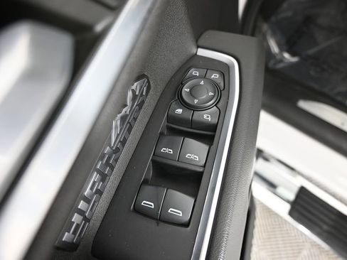 Used 2022 Chevrolet Silverado 1500 High Country w/ High Country Premium Package image 20